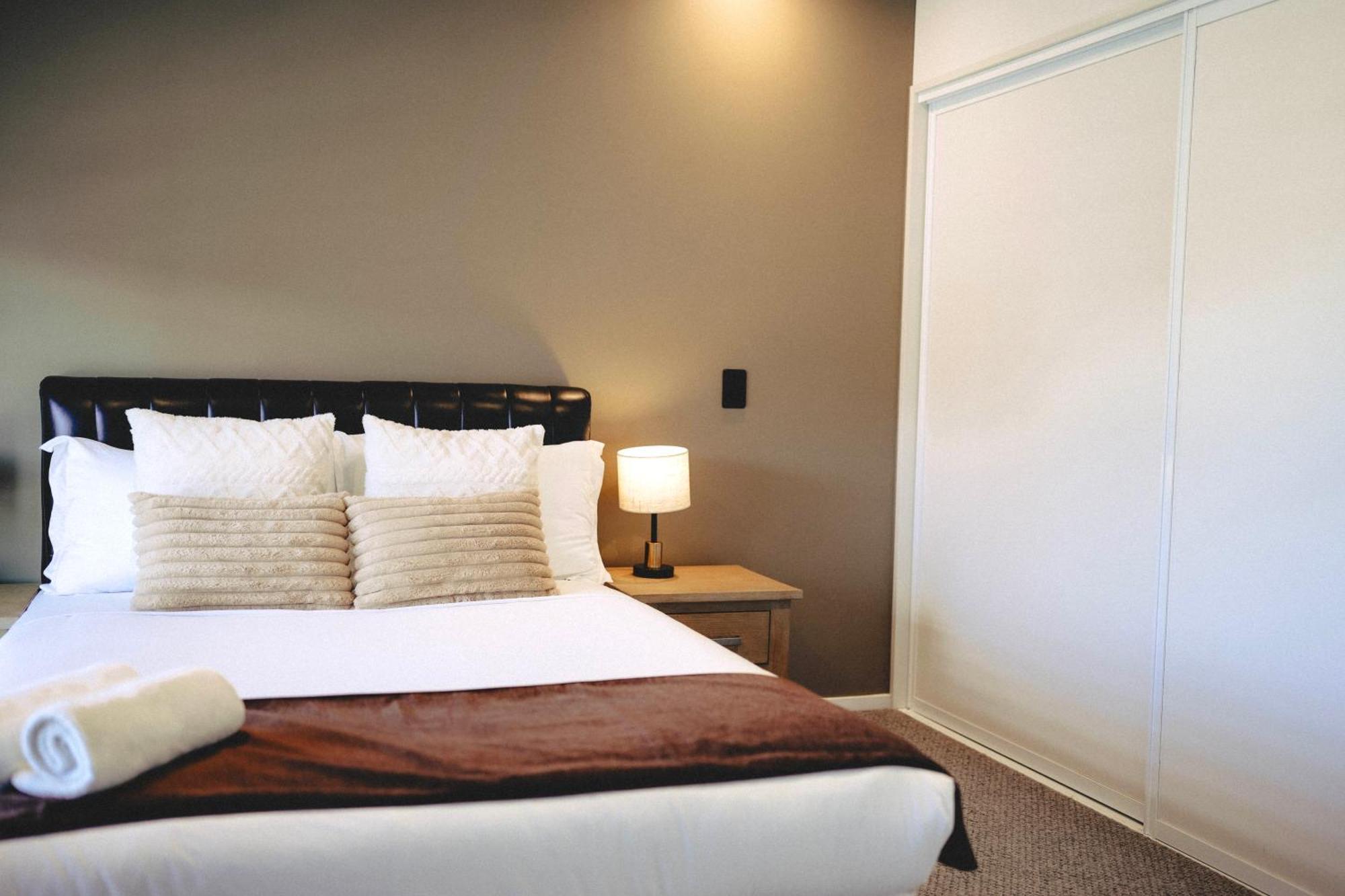 Cbd Contemporary Comfort Townhouse 2 Bed 2Bath كريستتشيرش المظهر الخارجي الصورة